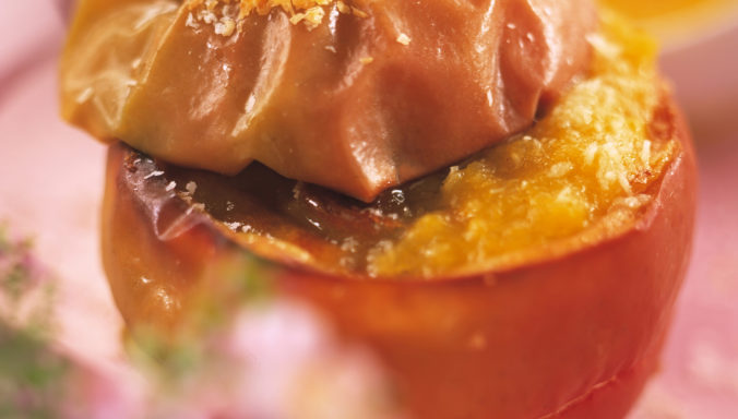 Pommes Pink Lady® au four au flan coco et coulis de mangue